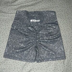 echt scrunch shorts!